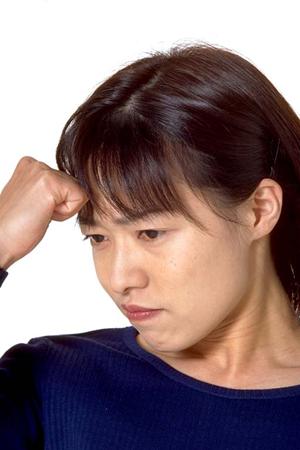 心の悩みはひとりで抱え込まないで相談を